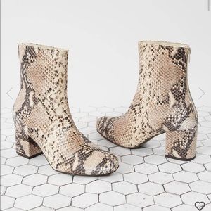 New Free People Cecile Ankle Boot Taupe Snakeskin